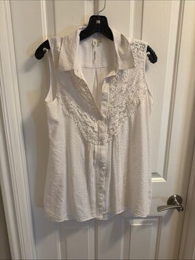 Collection B White Sleeveless Lace Yoke Button-Front Blouse
